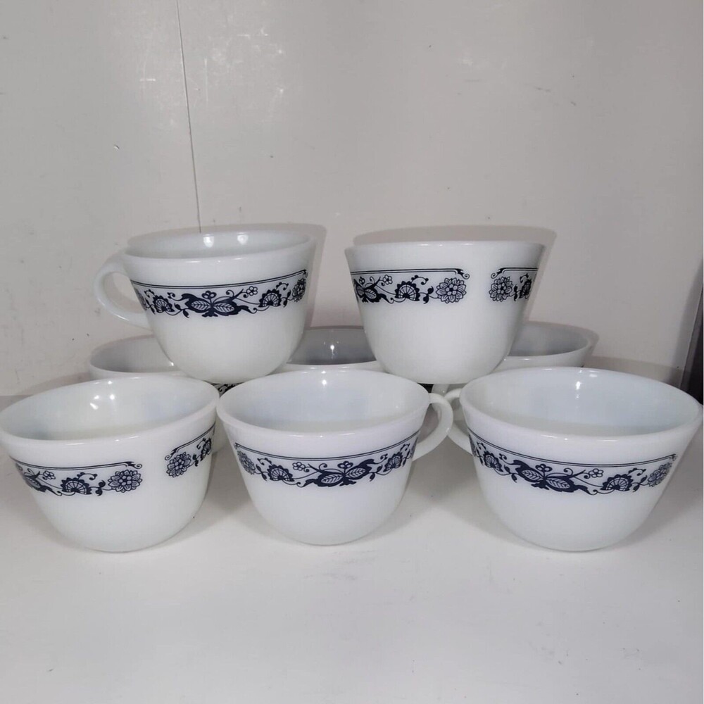 Vintage 8 Piece Pyrex Milk Glass Old Town Blue Onion #1410 Coffee Cup Mug